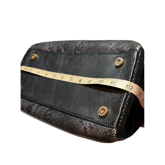 Kelly Wynne I Duffle Dare You Black Serpentine Leather Satchel Handbag Gold Logo - Picture 9 of 16